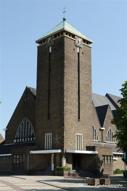 H. Hartkerk in Rothem
              <br/>
              Annemarieke Verheij, 2015-08-20